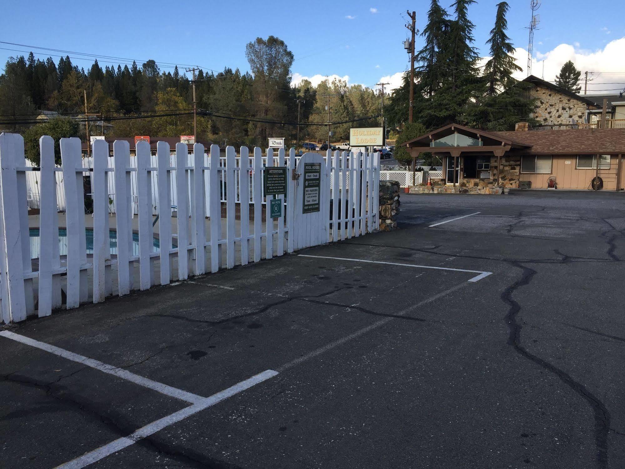 Holiday Lodge Grass Valley Extérieur photo