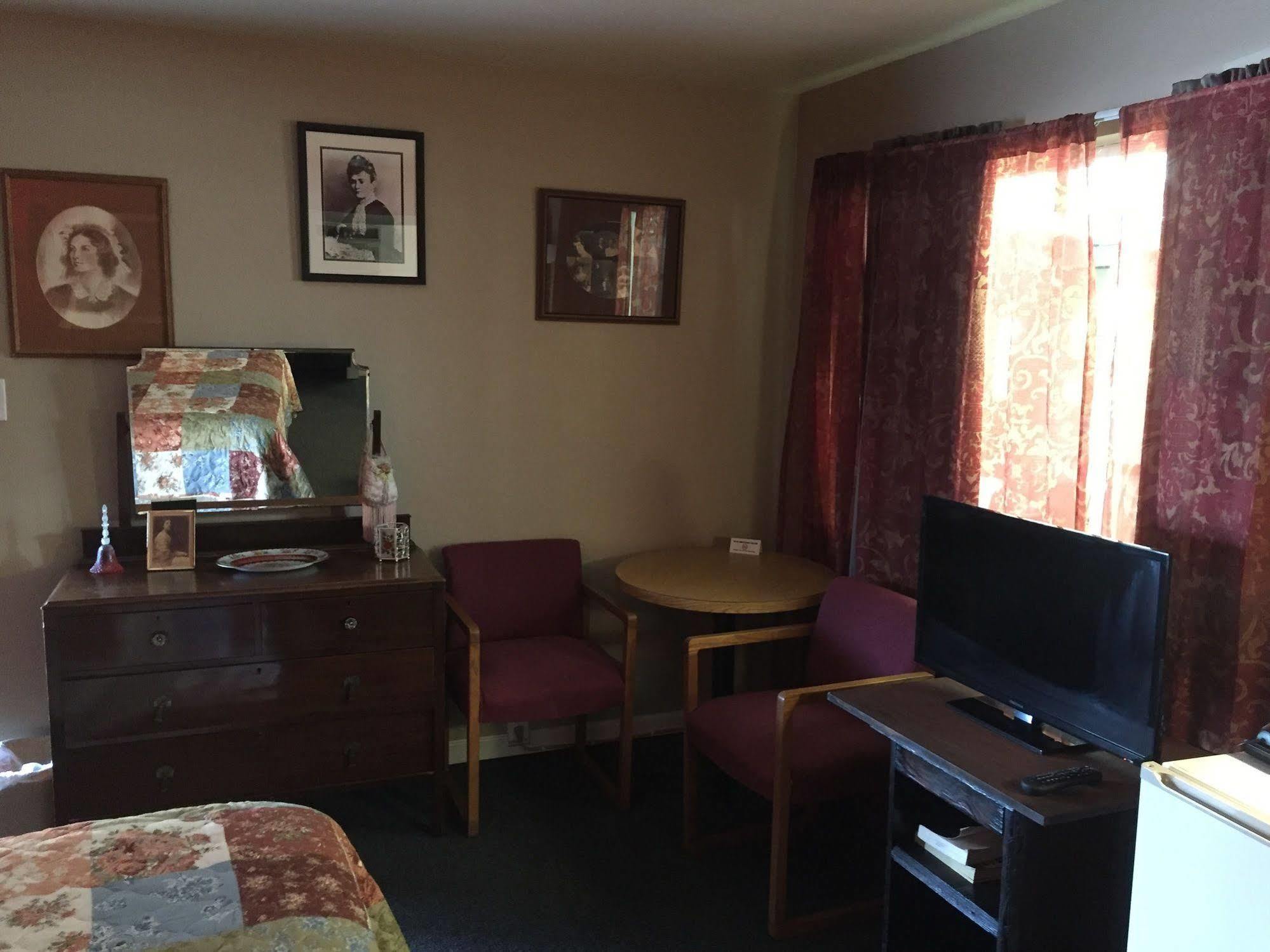 Holiday Lodge Grass Valley Extérieur photo
